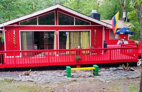 Bushkill House | Cabin in one of the most upscale comunity in poconos