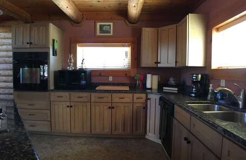 Leeds House | Cabin in Silver Reef, Utah Rockhound Heaven!