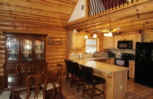 Canyon Lake Cabin | 🌲 Cabin in Texas Hill Country, Canyon Lake TexasnWINTER TEXANS WELCOME!
