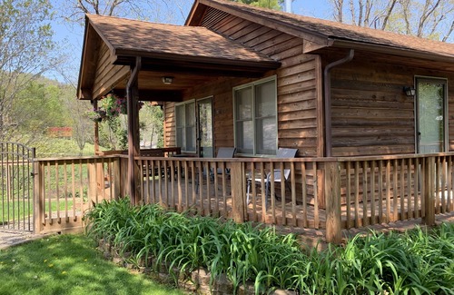 Burnsville House | "Cabin in the City" available for your pleasure. Walk to Downtown Burnsville.