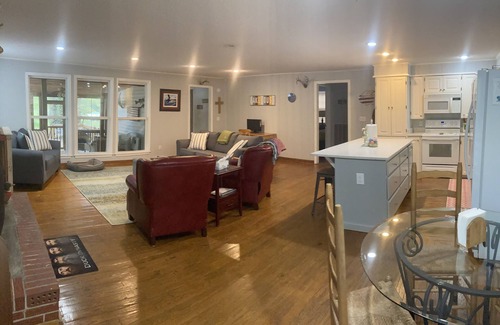 Guntersville House | Cabin in the Cove - Boathouse - Dog Friendly