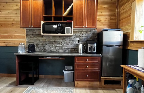 Bragg Creek Cabin | Cabin in the forest between Banff & Calgary Dogs welcome