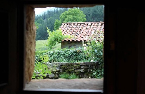 Luena Cottage | Cabin in the mountain (full rental) for 2/3 people. Pets allowed