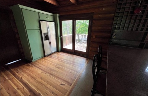 Madison Cabin | Cabin in the Vineyard. Very private!