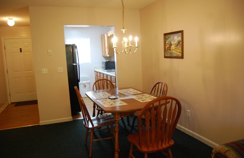 Russell Springs Cabin | Cabin in the Woods @ LakePointe Resort - no cleaning fees! Cabin B