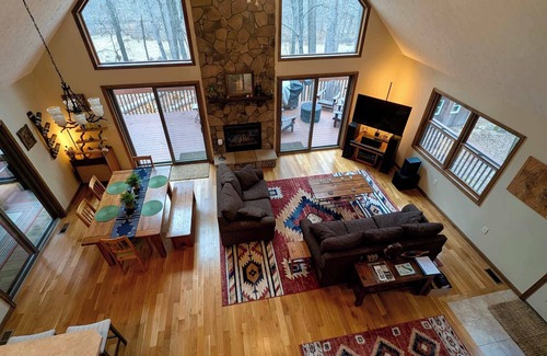 Great Cacapon Cabin | Cabin in the Woods w/Hot Tub, Fire Pit & More