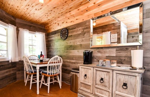 Woodview Cabin | Cabin in The Woods at Northern Retreat