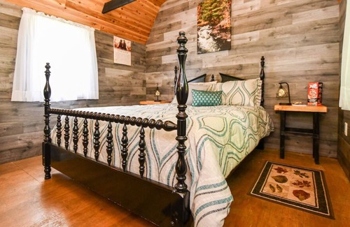 Woodview Cabin | Cabin in The Woods at Northern Retreat
