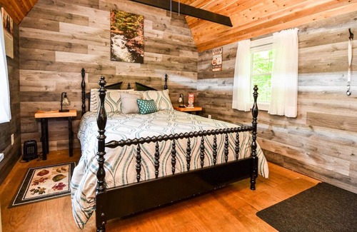 Woodview Cabin | Cabin in The Woods at Northern Retreat