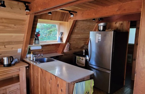 Bowen Island Apartment | Cabin In The Woods · Cabin In The Woods
