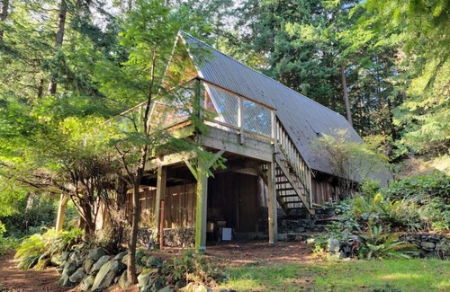 Bowen Island Apartment | Cabin In The Woods · Cabin In The Woods