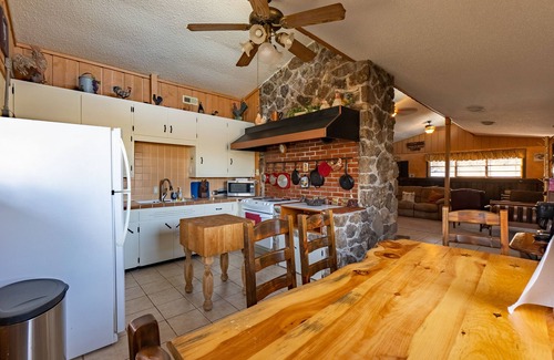 Jenkins House | Cabin in the woods close to Table Rock Lake