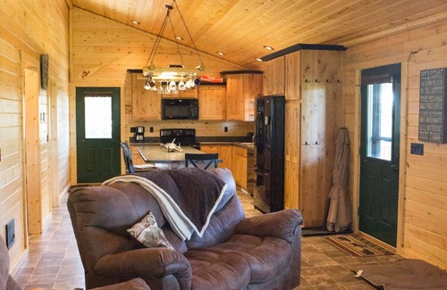 Moore Cabin | Cabin in the woods for a weekend getaway