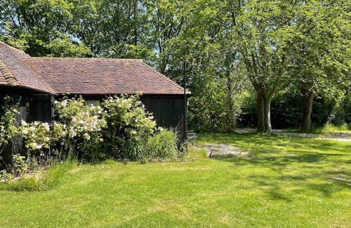 Abbess Roding Apartment | Cabin in the Woods