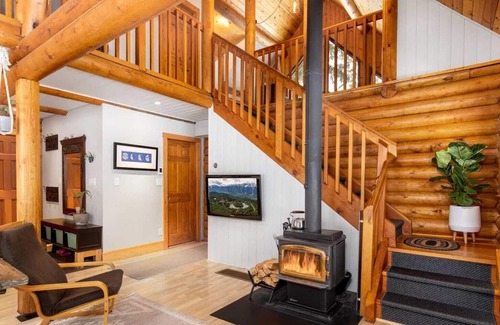 Pemberton Cabin | Cabin in the Woods - The Bergli