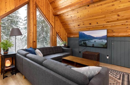 Pemberton Cabin | Cabin in the Woods - The Bergli