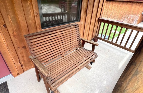 Mountain View Cabin | Cabin in town, walking distance to courthouse square.