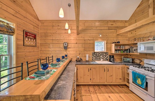 Franklin County House | Cabin-Inspired Home < 12 Mi to Sugarloaf Mtn!