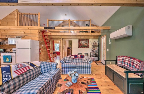 Franklin County House | Cabin-Inspired Home < 12 Mi to Sugarloaf Mtn!