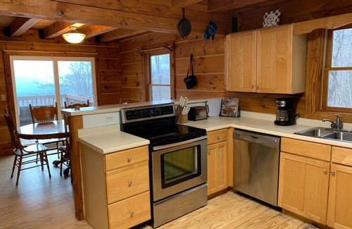 Swannanoa Cabin | Cabin, Mtn. Views, w/Hot Tub, Min’s to Asheville or Black Mtn., 3K SF 3 Story!