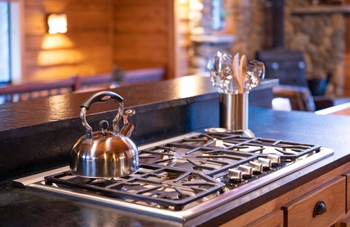 Cold Springs Cabin | Cabin Near Dodge Ridge+Hot Tub+Pool Table+Sledding