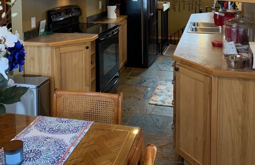Le Roy Cabin | Cabin near Rose Lake
