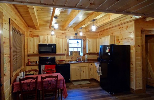 Saxton Cabin | Cabin near Saxton/Raystown KOA and minutes from Trough Creek and Raystown Lake.
