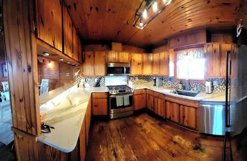 Lancaster Cabin | Cabin Near The Lake with Amazing Sunset Views!
