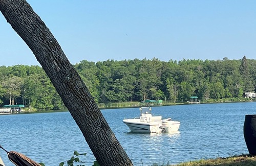 Richwood Cabin | Cabin Lake front 2 acres Dock Fishing Boat Fishing equipment Kayak