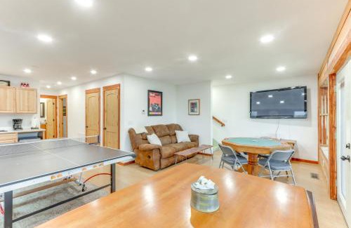 Rogers House | Cabin on Beaver Lake with Views and Furnished Deck!