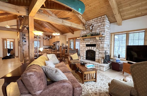 Ely Cabin | Cabin on Burntside Lake! Great for Families, Ice Fishing, Snowmobilers