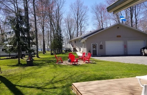 Marmora Cottage | Cabin on Crowe Lake
