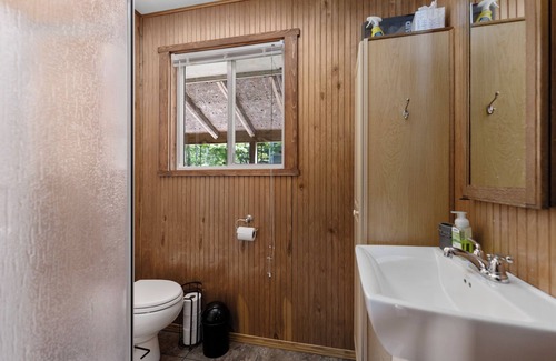 Algoma District Cabin | Cabin on crystal clear Lonely Lake