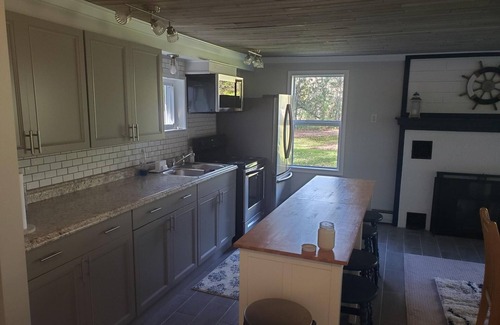 East Jordan Cabin | Cabin on Jordan River!