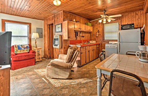 Springville Cabin | Cabin on Kentucky Lake: Nearby Marina Access!