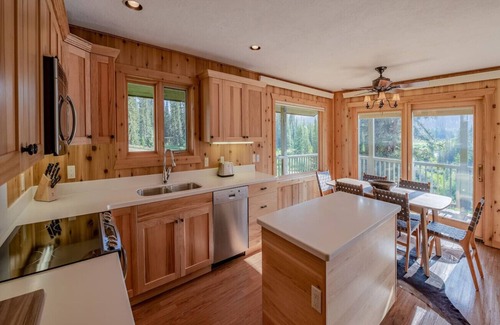 Sublette County Cabin | Cabin on Private Ranch Sleeps 10