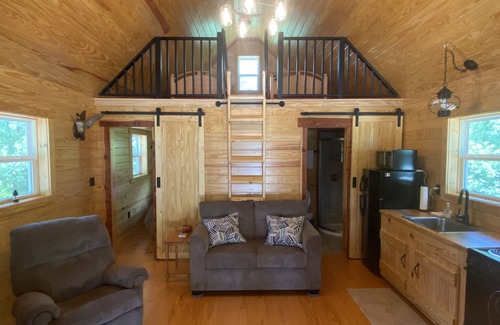 Hubert Cabin | Cabin on Queens Creek