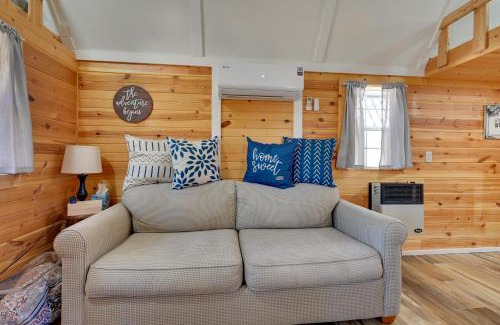 Austinville Apartment | Cabin on Rivers Edge Trail in Steamboat Rock!