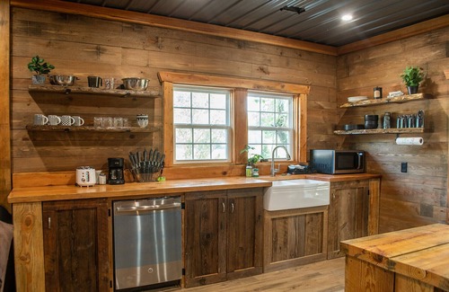 Fort Mc Clellan Cabin | Cabin on the Farm w/Axe Throwing