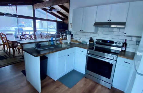 Windsor Cabin | Cabin on the hill Ascutney Vt - 4 bedrooms