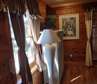Lake Helen Bed & Breakfast | Cabin On The Lake