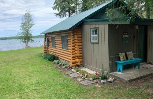Williamsburg House | Cabin on the Lake