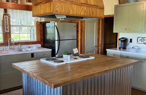 Moss House | Cabin on the Ridge - Hometown - Laurel, MS