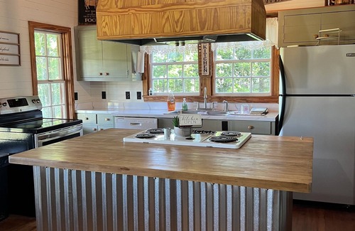 Moss House | Cabin on the Ridge - Hometown - Laurel, MS