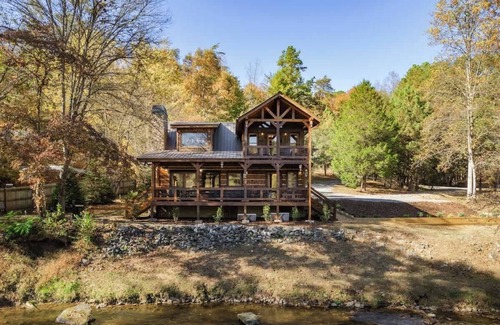 Morganton Cabin | Cabin on Water Scenic Fly Fishing Firepit Games
