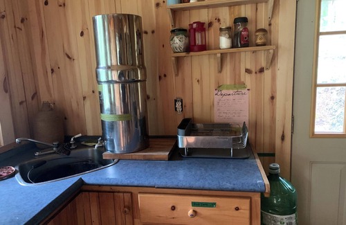 Brudenell Cabin | CABIN overlooking pond + HIKING to waterfalls & lookouts (completely off-grid)