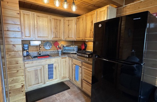 Salamatof Cabin | Cabin Overlooking the Beautiful Cook Inlet