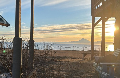 Salamatof Cabin | Cabin Overlooking the Beautiful Cook Inlet