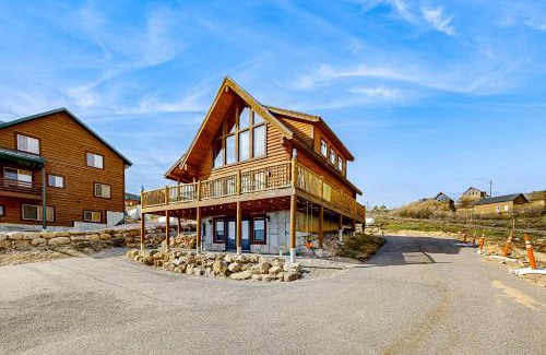 Harbor Village House | Cabin Overlooking The Harbor