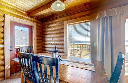 Harbor Village House | Cabin Overlooking The Harbor